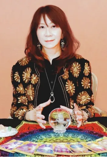 占いの城ぴかれすく 美月先生