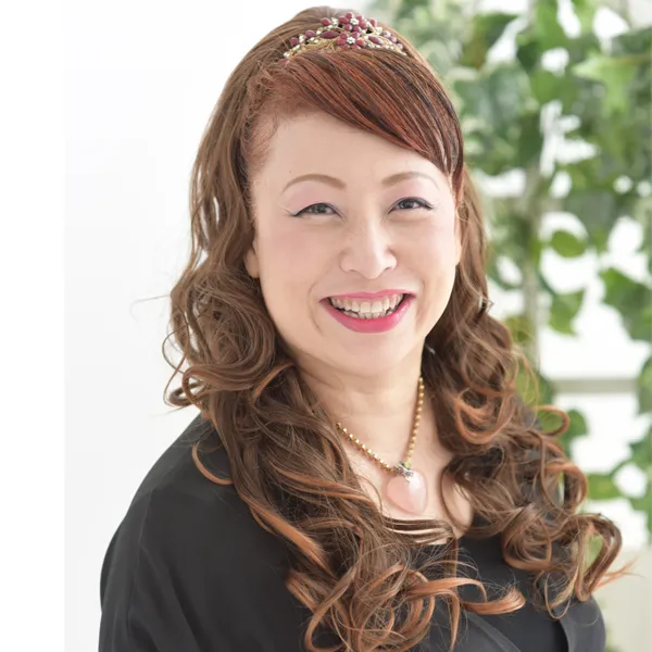 占いサロン天使のうさぎ 万野愛果先生