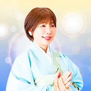 慧璃（さとり）先生
