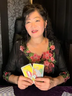 所属：千里眼新宿
恋愛におすすめ！
紫龍愛先生